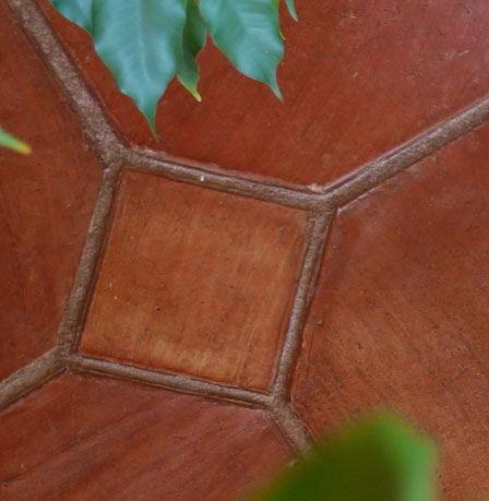 Bild 4: Handgefertigte achteckige Bodenplatten